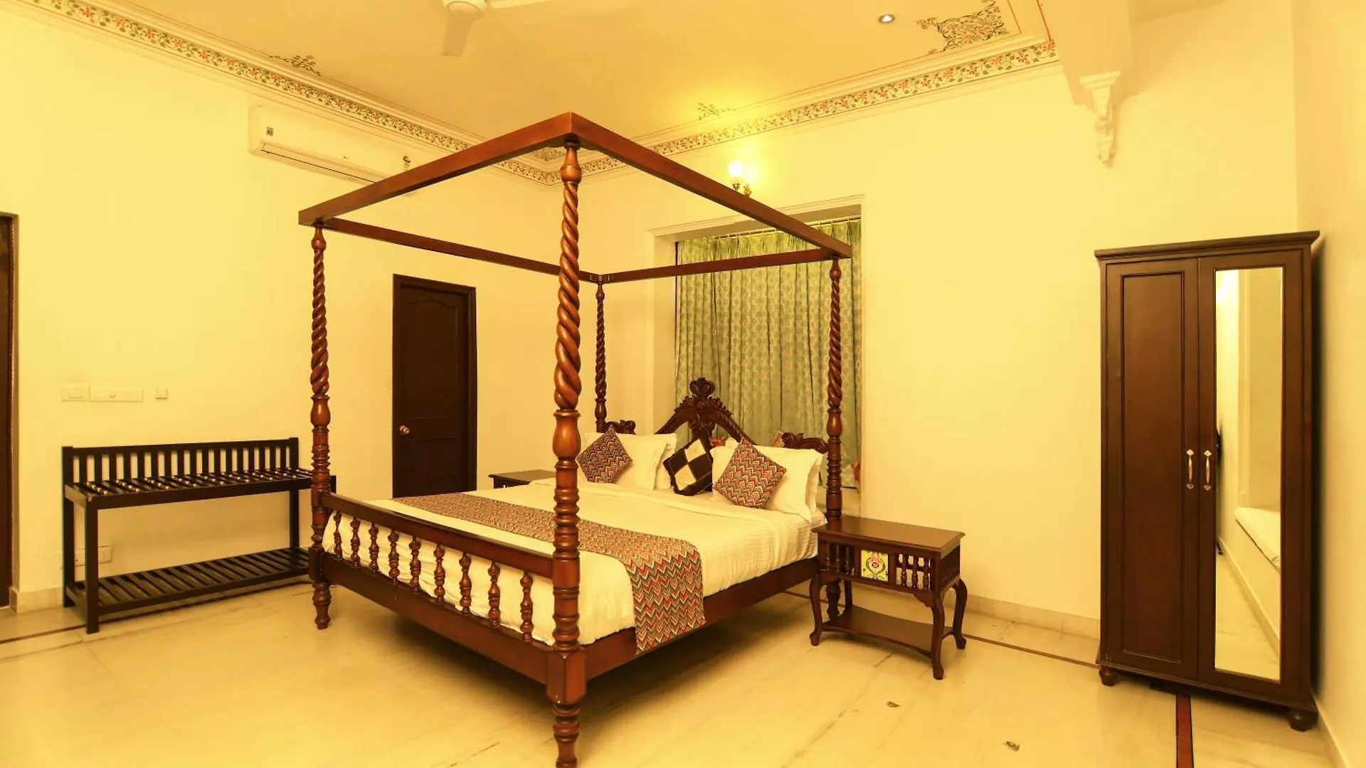 Boheda Palace Udaipur 4*,